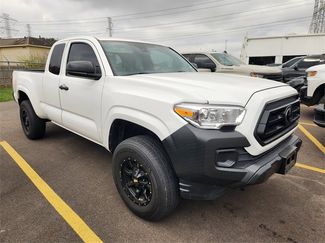 Used 2023 Toyota Tacoma SR video 1