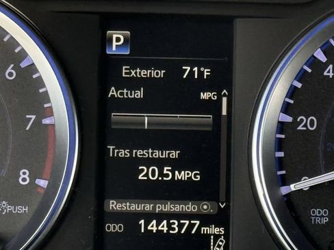 Used 2018 Toyota Highlander XLE FWD image 16