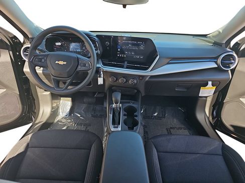 New 2026 Chevrolet Trax LS w/ LS Convenience Package FWD image 9
