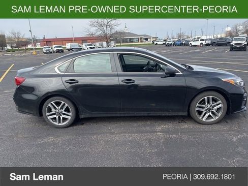 Used 2021 Kia Forte EX image 3