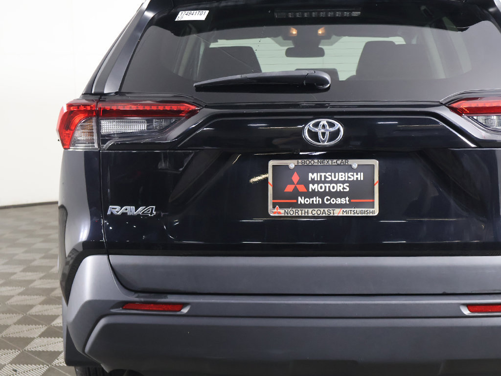 Used 2021 Toyota RAV4 LE w/ Carpet Mat Package (TMS) AWD/4WD image 13