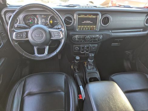 Used 2022 Jeep Wrangler Unlimited Sahara w/ Cold Weather Group image 27