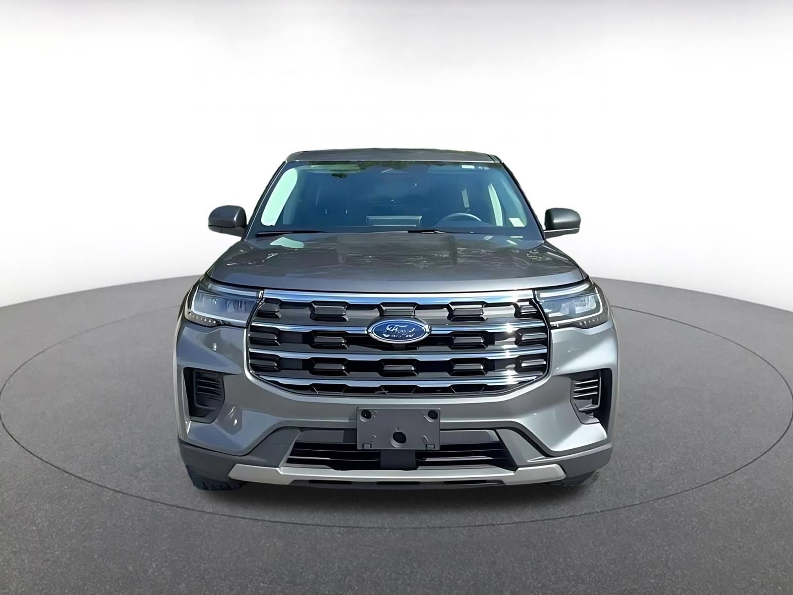 Used 2026 Ford Explorer Active AWD/4WD image 4