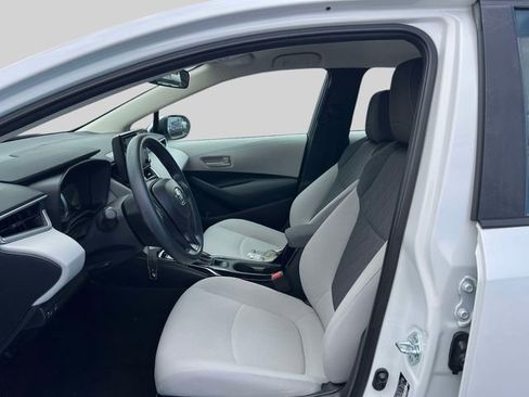 Used 2022 Toyota Corolla LE image 14