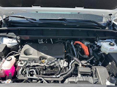 Used 2025 Toyota Highlander XLE image 27