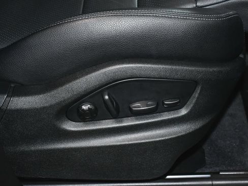 Used 2024 Porsche Cayenne AWD/4WD image 53