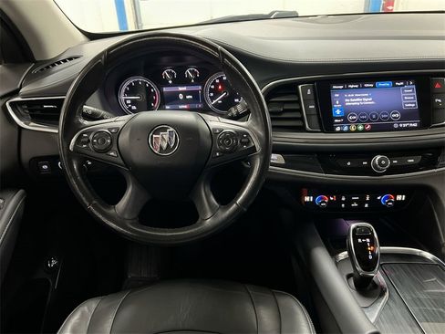 Used 2020 Buick Enclave Essence image 19