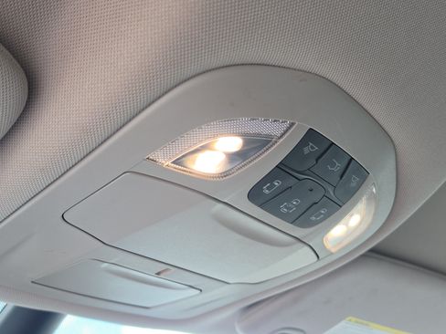 Used 2023 Chrysler Pacifica Touring-L FWD image 29