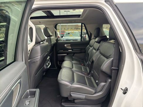 Used 2025 Ford Expedition Max Platinum image 10