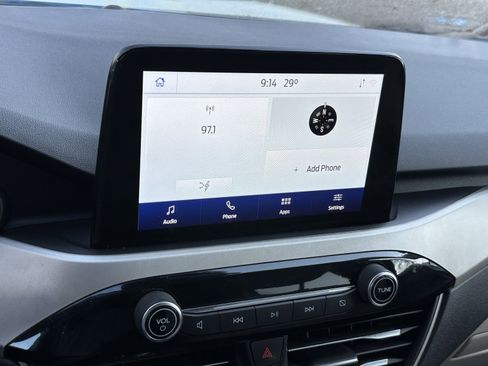 Used 2021 Ford Escape SE image 6