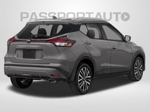 Used 2022 Nissan Kicks SV FWD image 2