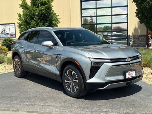 Used 2024 Chevrolet Blazer EV LT AWD/4WD image 2