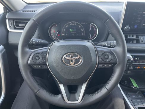 Used 2023 Toyota RAV4 XLE Premium image 13