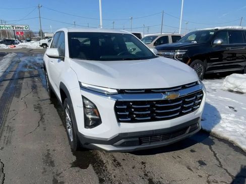 New 2026 Chevrolet Equinox LT w/ LPO, Floor Liner Package image 4