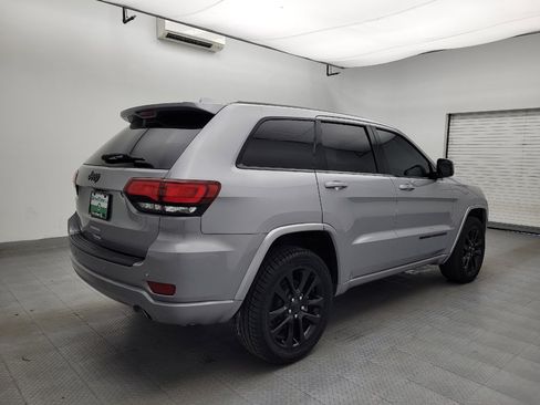 Used 2021 Jeep Grand Cherokee Laredo X RWD image 9