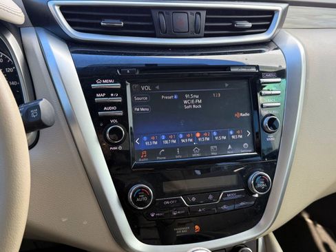 Used 2018 Nissan Murano SV w/ Premium Package image 24