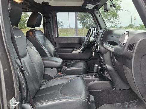 Used 2014 Jeep Wrangler Unlimited Rubicon w/ Connectivity Group image 15