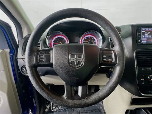 Used 2019 Dodge Grand Caravan SE w/ UConnect Hands-Free Group image 15