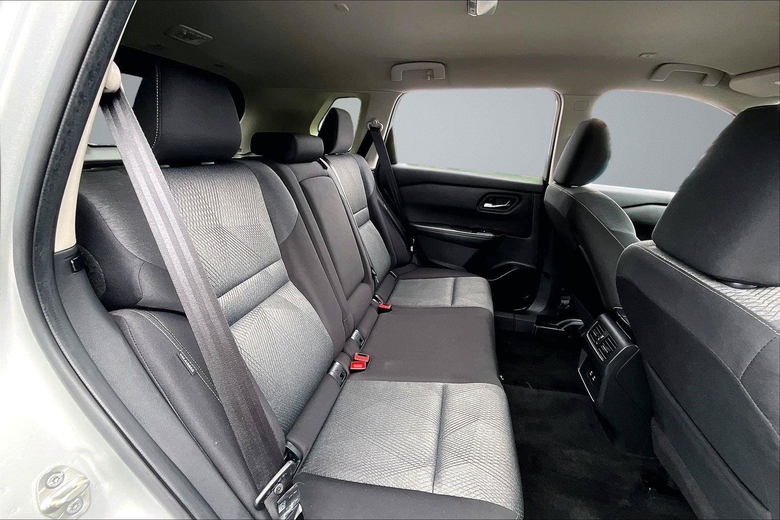 Used 2024 Nissan Rogue SV AWD/4WD image 26