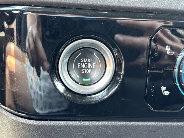 Used 2024 GMC Sierra 1500 SLT AWD/4WD image 17