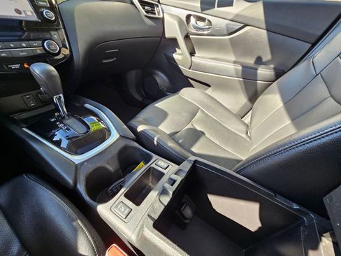 Used 2016 Nissan Rogue SL image 38