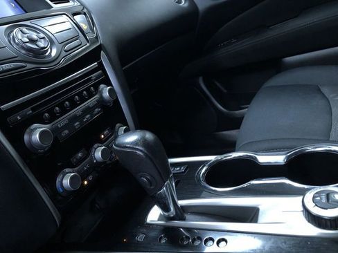 Used 2017 Nissan Pathfinder SV w/ SV Cold Weather Package image 29