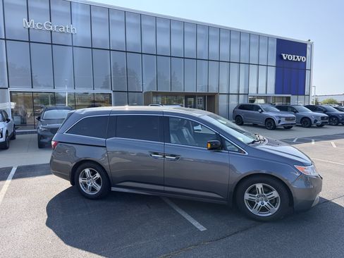 Used 2012 Honda Odyssey Touring Elite image 3