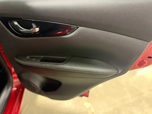 Used 2018 Nissan Rogue Sport SV w/ SV All-Weather Package AWD/4WD image 28