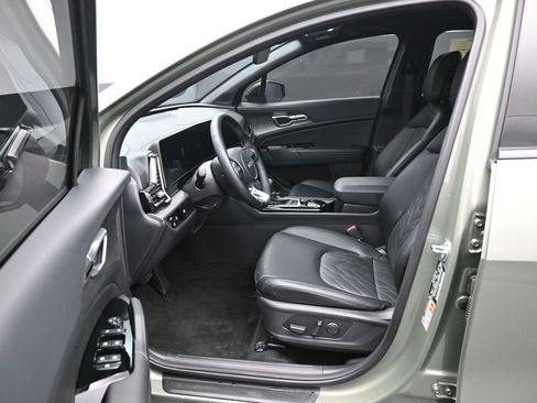 Used 2025 Kia Sportage X-Line w/ Premium Package image 9