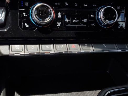 New 2026 GMC Sierra 3500 AT4 w/ AT4 Premium Plus Package AWD/4WD image 25