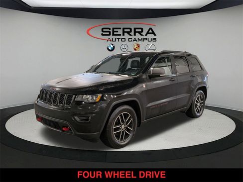 Used 2018 Jeep Grand Cherokee Trailhawk image 16