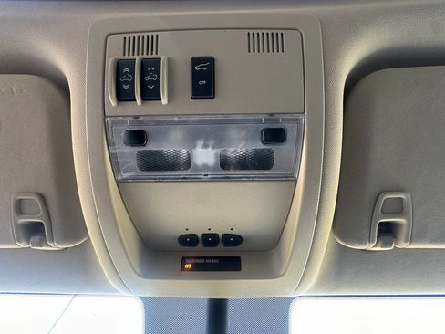 Used 2010 Cadillac Escalade ESV Luxury image 26