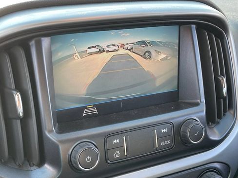 Used 2022 Chevrolet Colorado LT RWD image 12