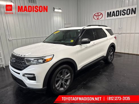 Used 2021 Ford Explorer XLT w/ Equipment Group 202A AWD/4WD image 1