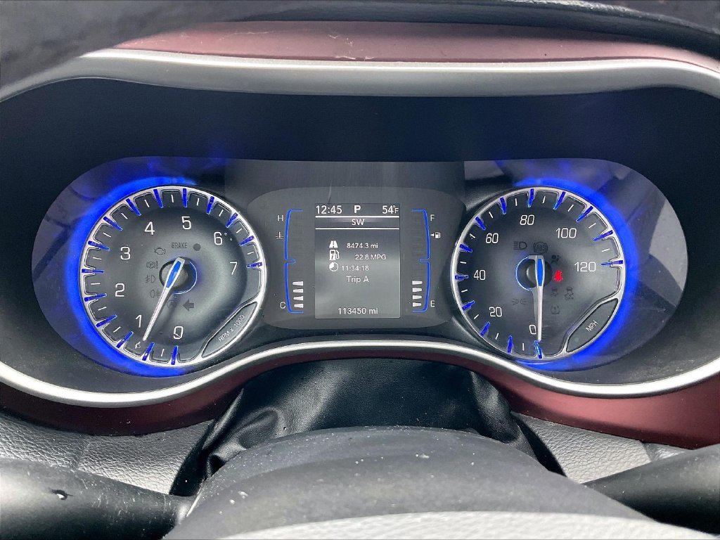 Used 2020 Chrysler Pacifica Touring-L FWD image 24