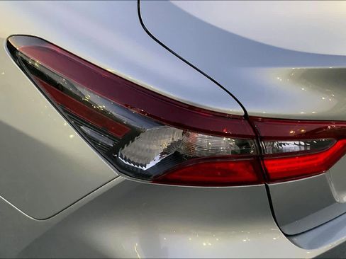 Used 2022 Toyota Camry LE image 27