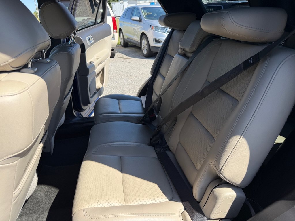 Used 2014 Ford Explorer Limited w/ Equipment Group 302A FWD image 27