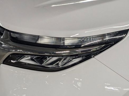 Used 2023 Chevrolet Equinox LS FWD image 9