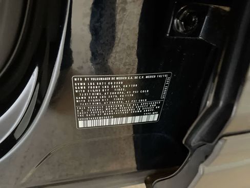 Used 2019 Volkswagen Tiguan SE w/ Panoramic Sunroof Package image 26