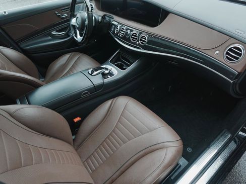 Used 2019 Mercedes-Benz S 560 4MATIC Sedan w/ Premium Package image 15