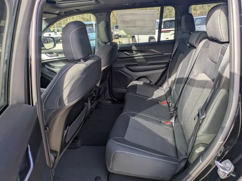 New 2026 Jeep Grand Cherokee Laredo X RWD image 11