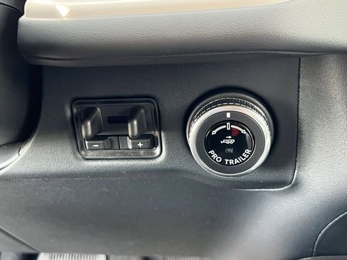 New 2025 Lincoln Navigator Reserve w/ Jet Appearance Package image 23