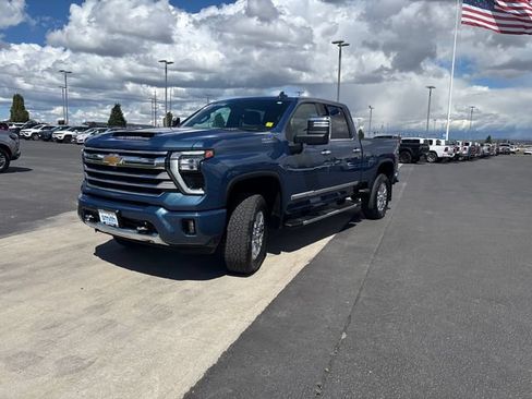 Certified 2024 Chevrolet Silverado 3500 High Country w/ Technology Package AWD/4WD image 7