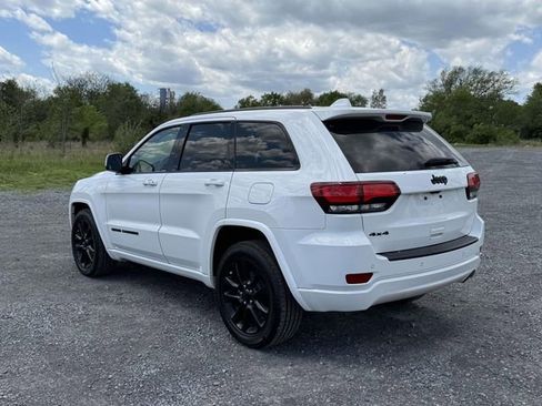 Used 2020 Jeep Grand Cherokee Altitude AWD/4WD image 24
