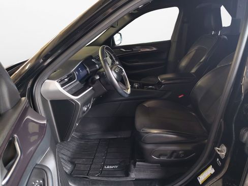 Used 2021 Jeep Grand Cherokee L Laredo image 17