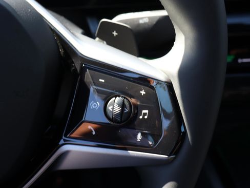 Used 2025 BMW 530i image 18