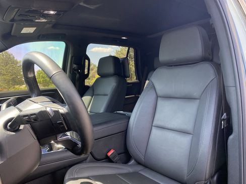 Used 2025 Chevrolet Tahoe Z71 w/ Z71 Off-Road Package image 7