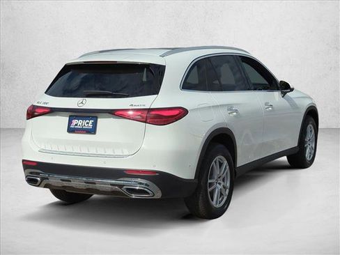 Used 2023 Mercedes-Benz GLC 300 4MATIC image 5