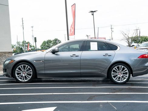 Used 2020 Jaguar XF Premium RWD image 19