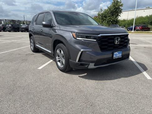 Used 2025 Honda Pilot EX-L image 7